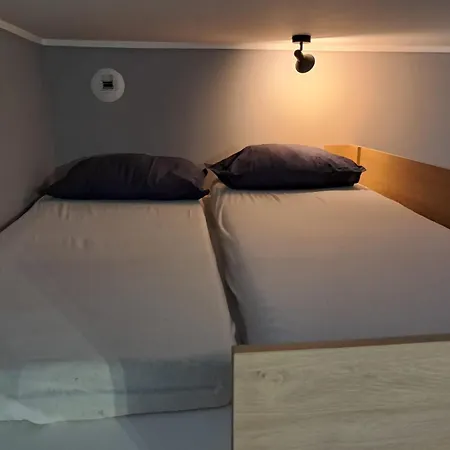 Mieszkanie Ptasia 20 Obok Stadionu I Lotniska Z Darmowym Parkingiem -self Check In Apartment