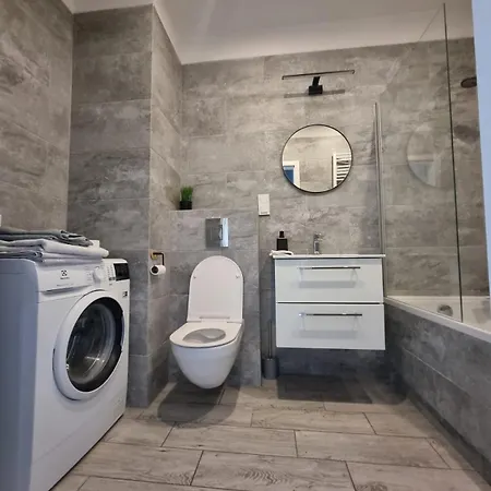 Apartamento Mieszkanie Ptasia 20 Obok Stadionu I Lotniska Z Darmowym Parkingiem -self Check In Poznan